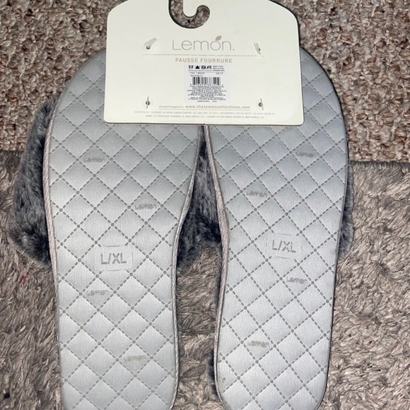 Fluffy slippers - Picture 3 of 3